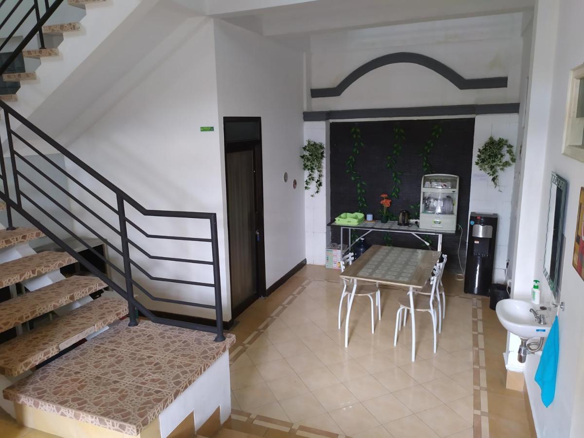 Ndalem Gorongan Guesthouse Maguwo المظهر الخارجي الصورة