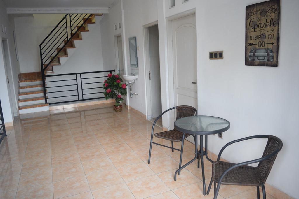 Ndalem Gorongan Guesthouse Maguwo المظهر الخارجي الصورة
